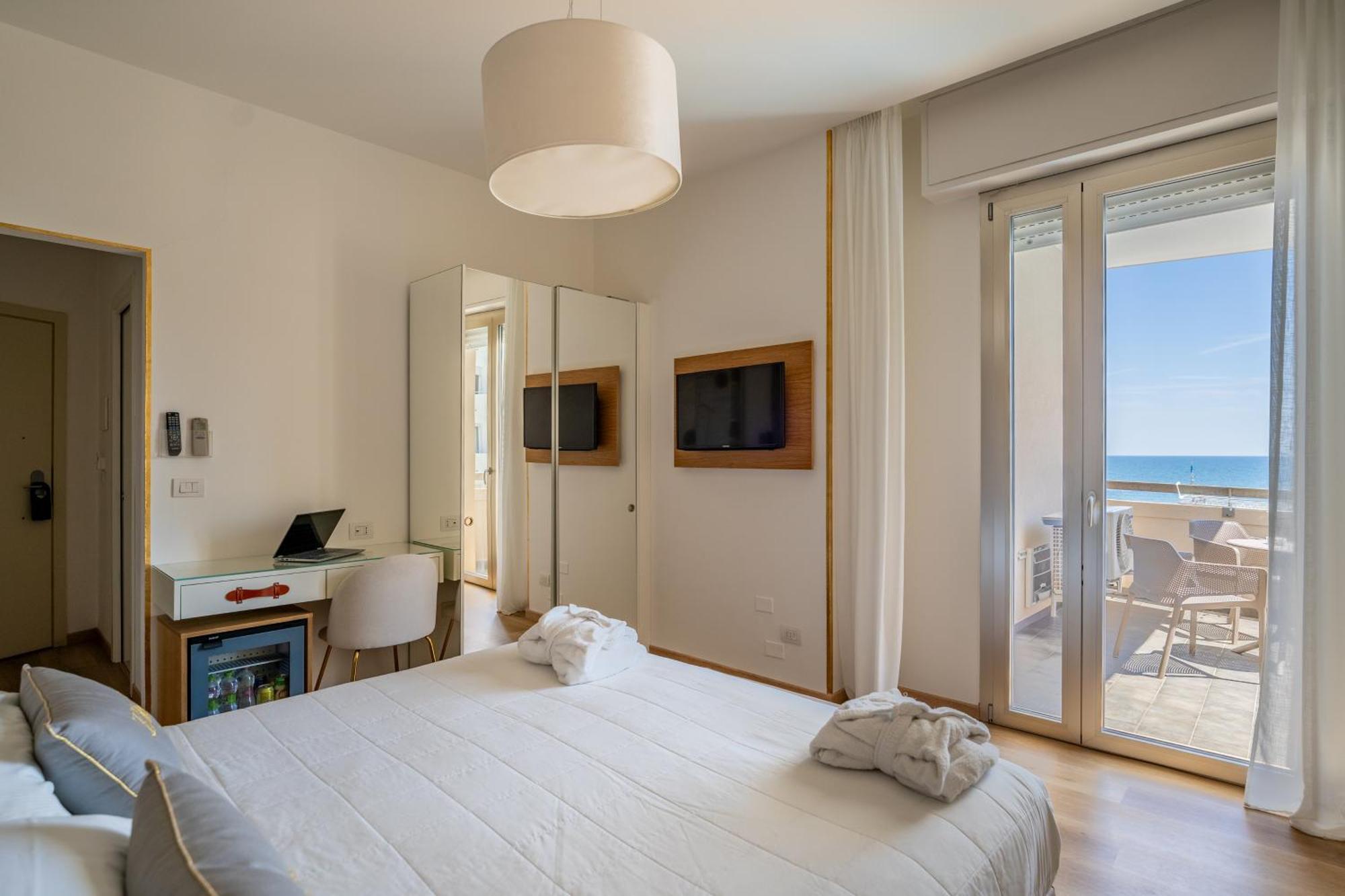 Unahotels Imperial Sport Hotel Pesaro Dış mekan fotoğraf