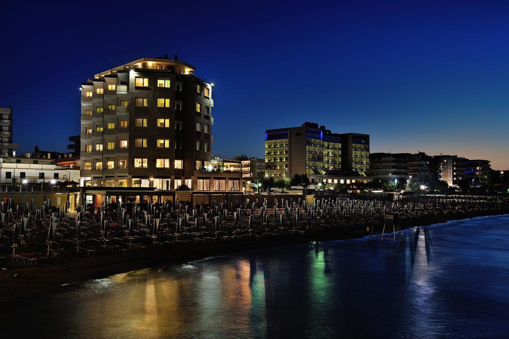 Unahotels Imperial Sport Hotel Pesaro Dış mekan fotoğraf