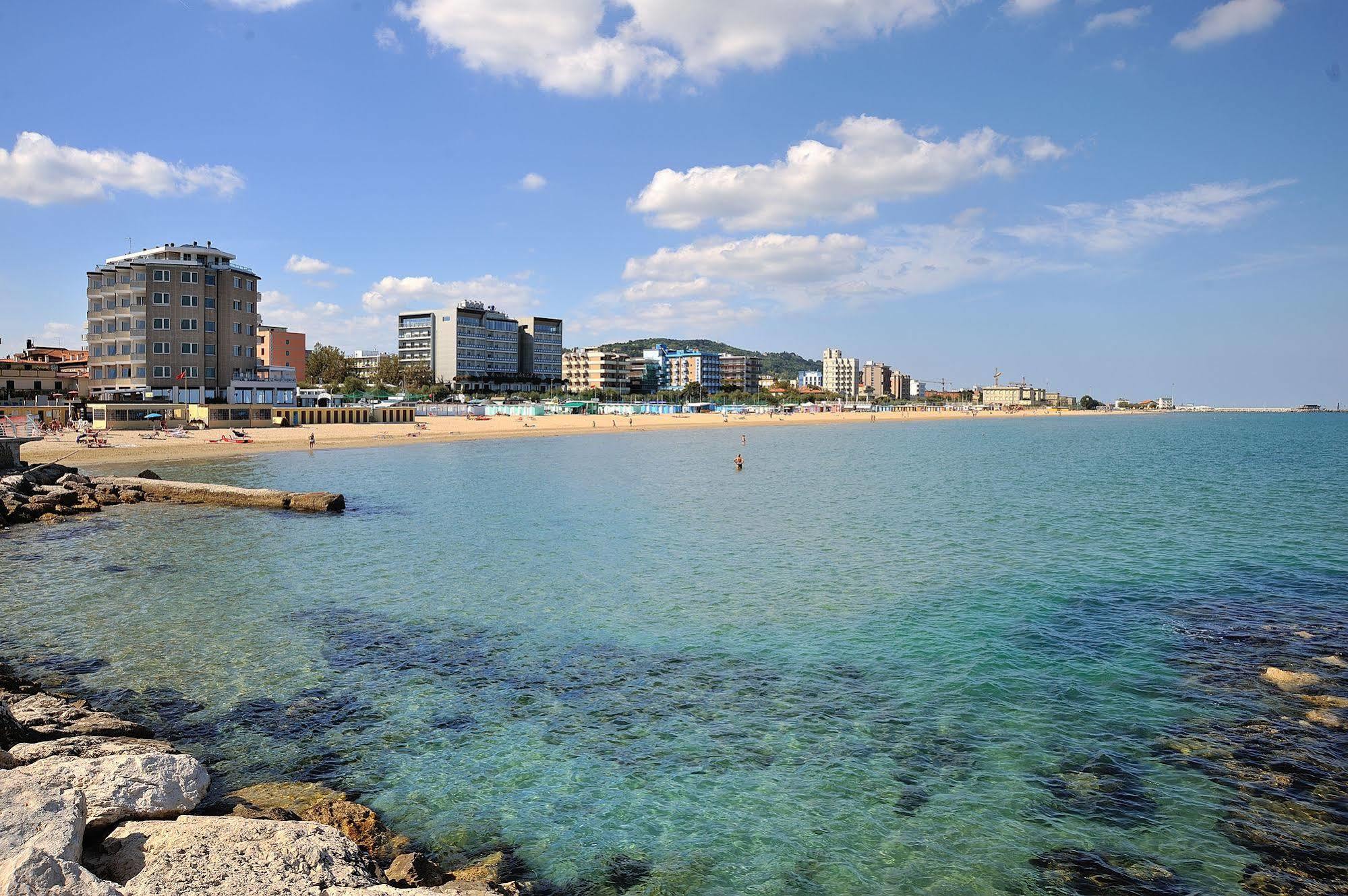 Unahotels Imperial Sport Hotel Pesaro Dış mekan fotoğraf